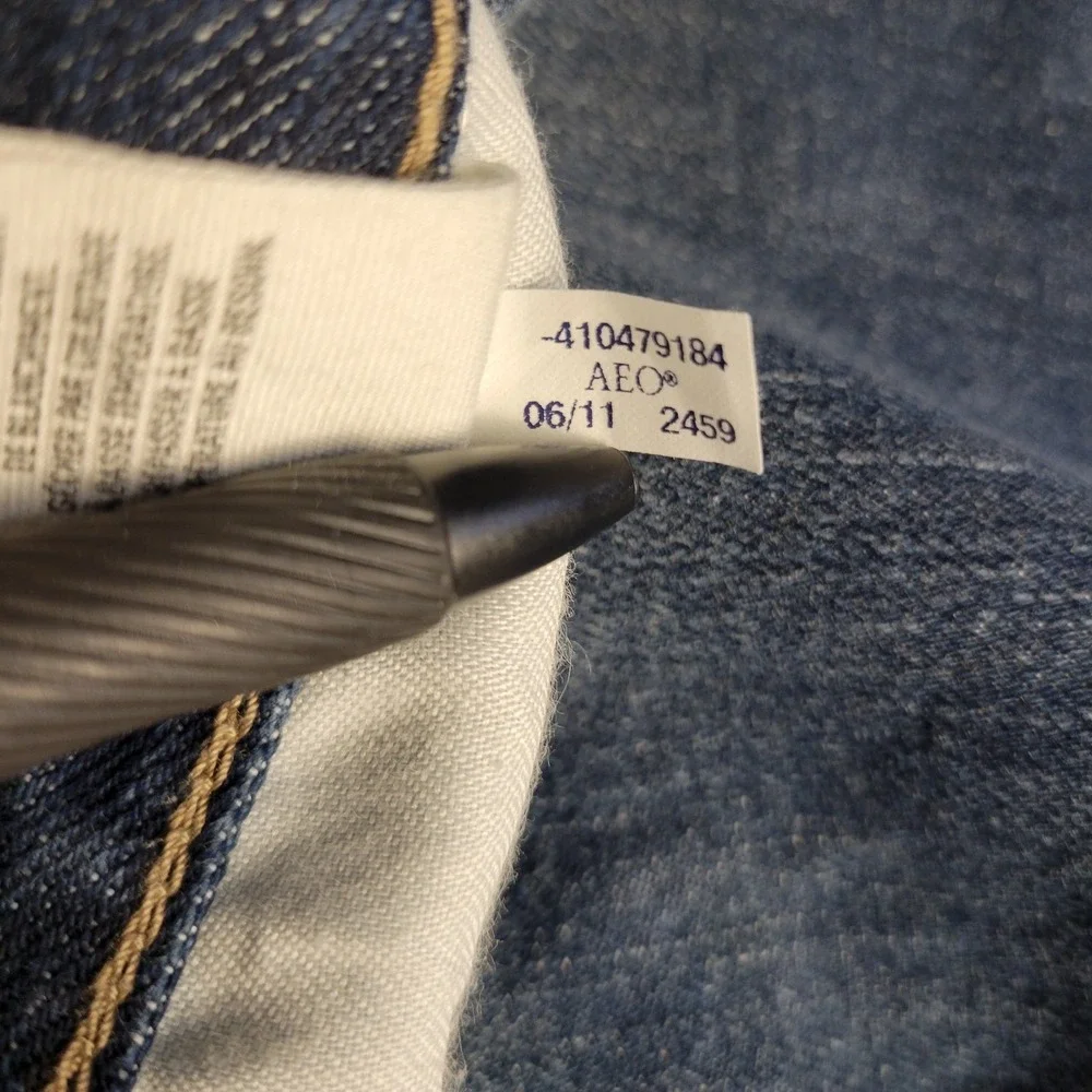 American Eagle Jeans Mens 33x32 Blue Relaxed Straight Mid Rise Dark Wash